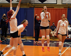 Syracuse uses 16 blocks to hold off Pittsburgh in 3-2 season-opening win