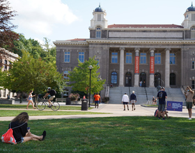 SU students, protect the Syracuse community and wear a mask