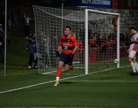 Syracuse defeats BU 3-1 in 1st round of NCAA tournament, scores 3 goals in 11-minute span